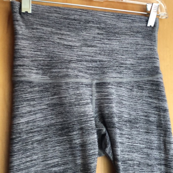 Lululemon space dye gray cropped leggings size 4 - Picture 3 of 5